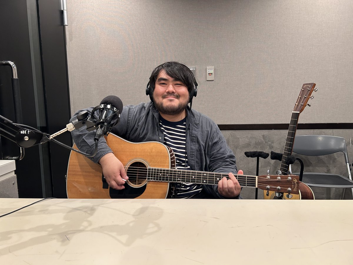 J-WAVE START LINE (@startline_813) on Twitter photo 【MARTIN GUITAR SOUND HOLE UNIVERSE】
🎼5月のマンスリーナビゲーターは
スカートの #澤部渡 さん(<a href="/skirt_oh_skirt/">澤部渡 / スカート</a>)🎶
毎週、マーティンのアコースティックギターで1曲、
弾き語りしてくださいます🎸
#jwave #SL813 #guitar #MARTIN 【MARTIN GUITAR SOUND HOLE UNIVERSE】
🎼5月のマンスリーナビゲーターは
スカートの #澤部渡 さん(<a href="/skirt_oh_skirt/">澤部渡 / スカート</a>)🎶
毎週、マーティンのアコースティックギターで1曲、
弾き語りしてくださいます🎸
#jwave #SL813 #guitar #MARTIN