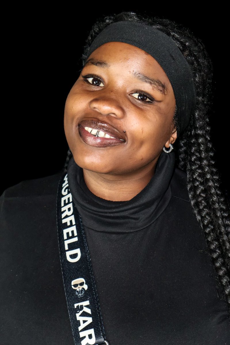 ShotsReloaded's tweet image. Black background?

We got you.