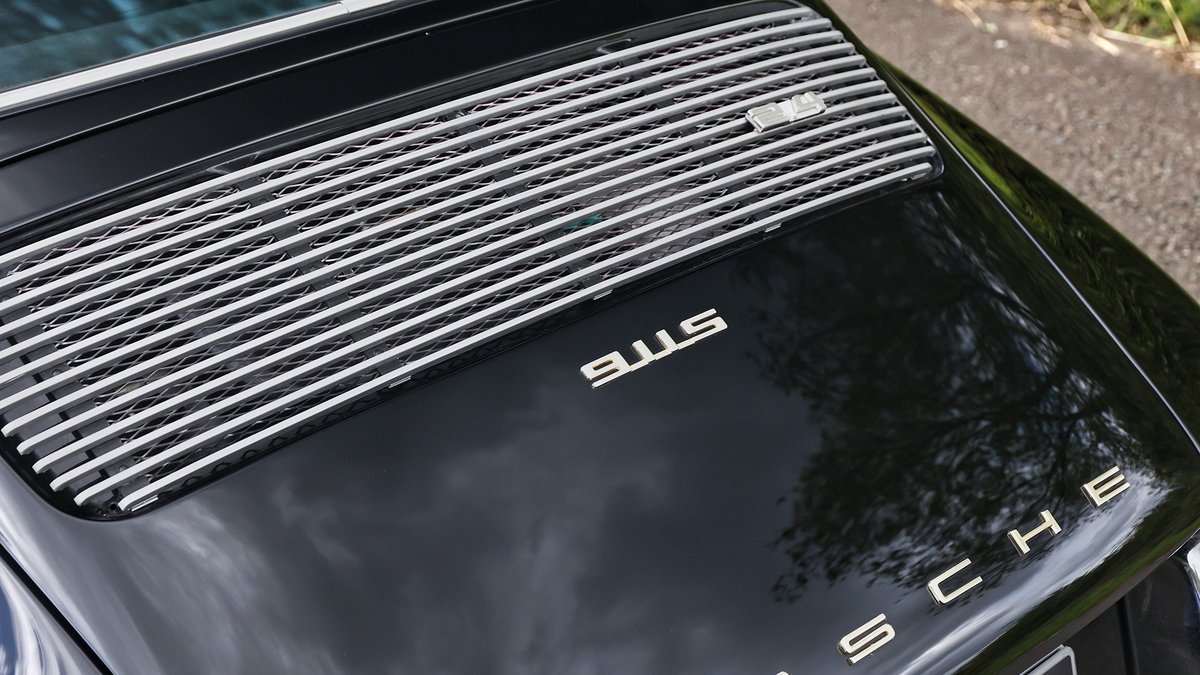 For Sale: 1972 Porsche 911 (Autofarm GT), Experience the perfect fusion of classic design &amp; modern performance with this bespoke 1972 Porsche 911, meticulously crafted by Autofarm in 2007. 

🔧 View Features: autofarm.co.uk/1972-porsche-9…