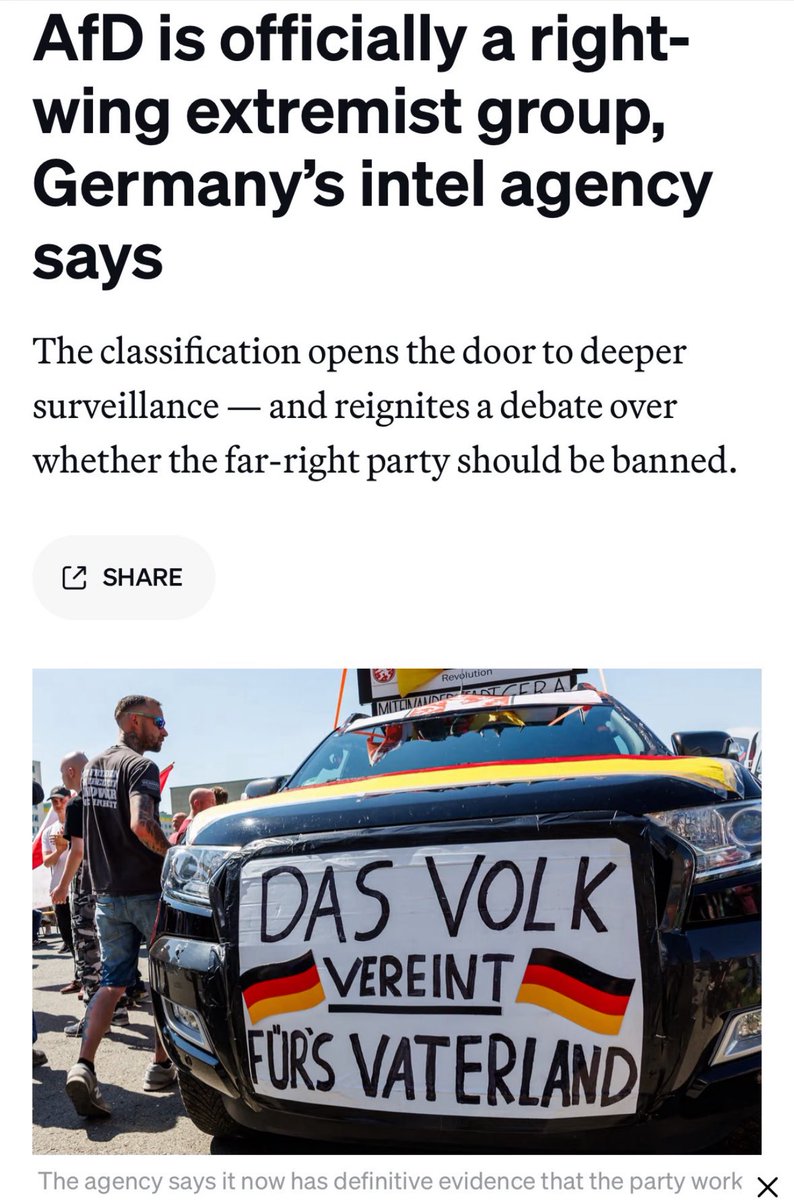 BREAKING:

Germany’s intelligence agency announces it’s now classifying the AfD party as an extremist organization, instead of “suspected extremist organization.”

It makes it possible to use informants &amp; wiretaps against the party.

Civil servants can be banned from joining AfD