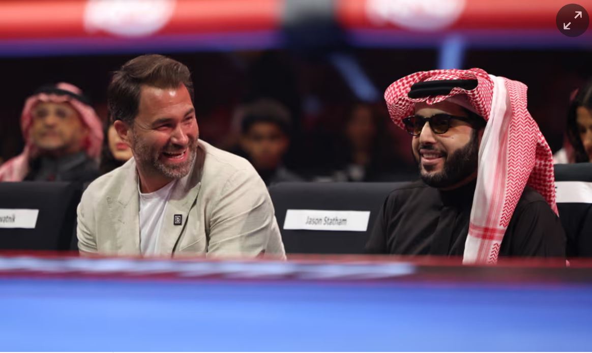 🥊Eddie Hearn is staging a high-stakes boxing spectacle in Times Square, betting big on glitz over grit.
With UFC dominating combat sports, this flashy gamble aims to revive boxing's fading buzz. #NoToSaudiSportswashing
But without real substance, even Times Square lights won't