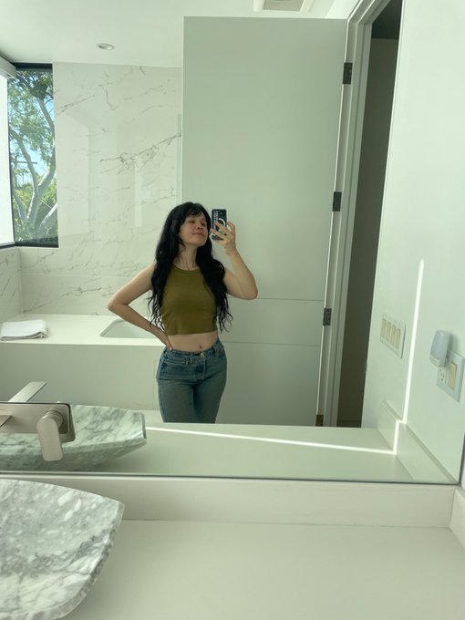 Watch aka yhivi's leaked NSFW photo on TwXstars