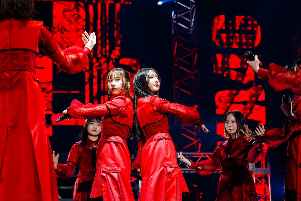 13th Singleひなた坂46LIVE』 後半に着用頂いた赤衣装のデザインをさせ 13th Singleひなた坂46LIVE』 後半に着用頂いた赤衣装のデザインをさせ