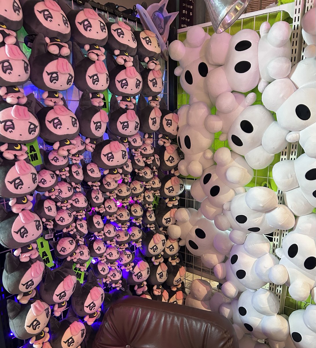 #Y2Kぬい展 2日目
ぬいみっちりフォトスポット💫
もちうさちゃん #osusi109 といっしょ

■〜5/7まで開催： 13-19時 
※最終日は16時close
■会場：元映画館