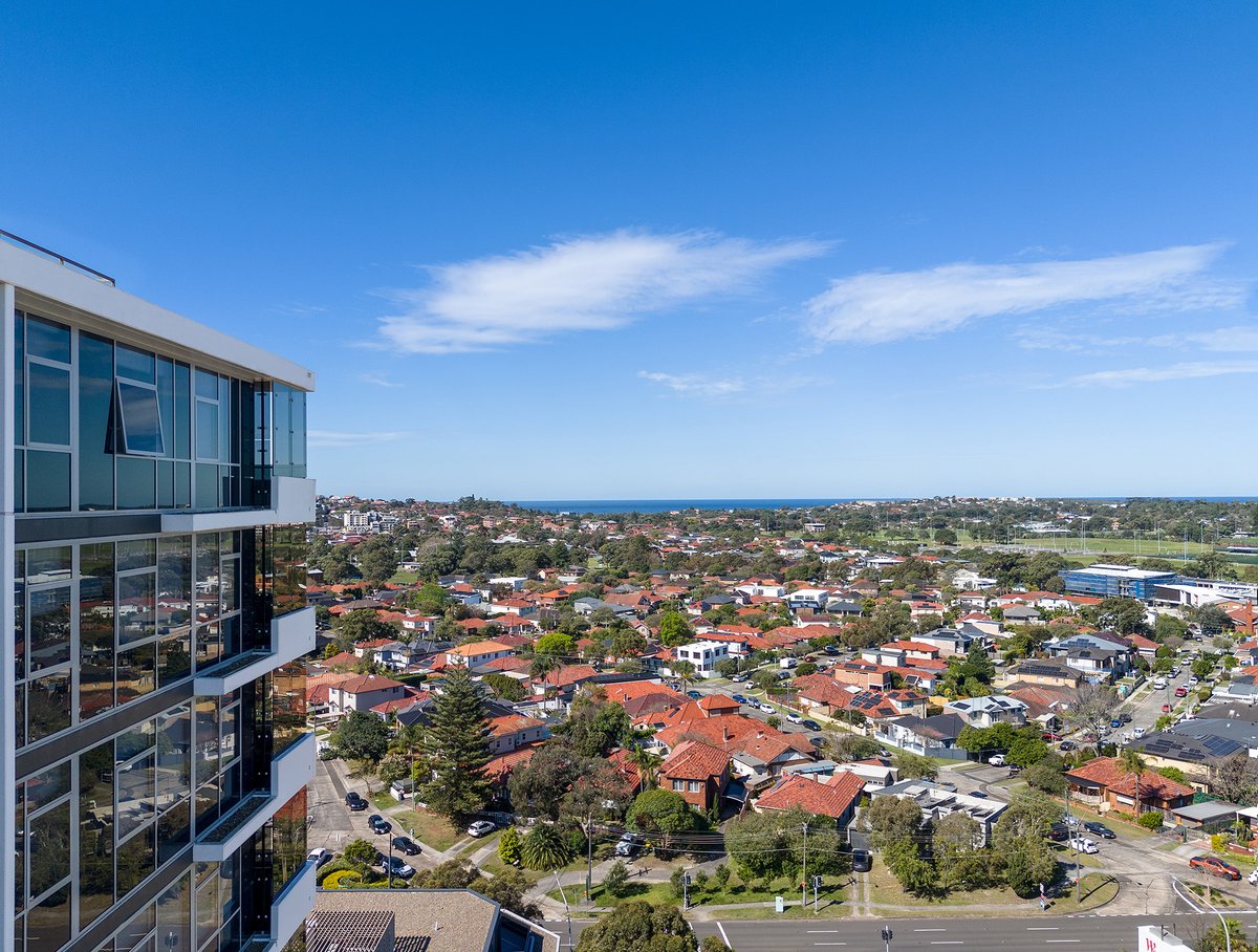 MeritonGroup's tweet image. The final release of the celebrated Pagewood Green master-planned community. Rising up to 16 levels, Marigold boasts the most desirable position within Pagewood Green overlooking Central Park. It is a limited collection of luxuriously oversized apartments and penthouses, most…