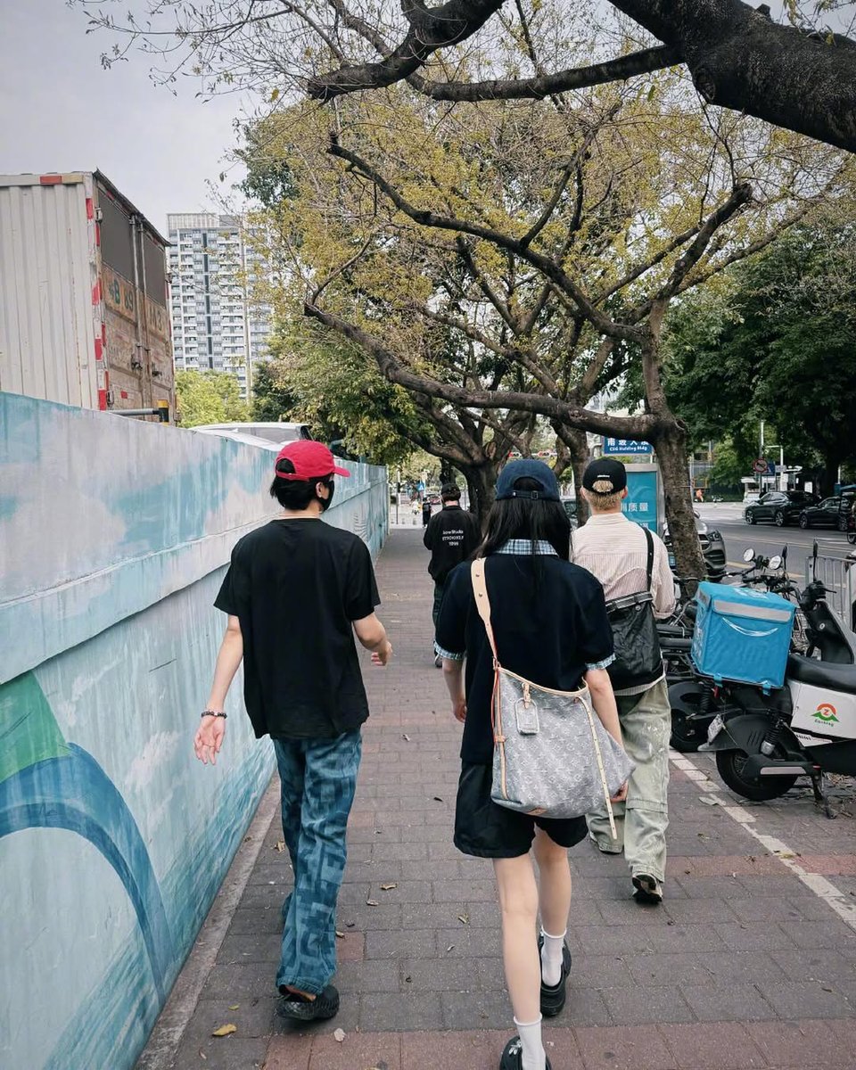 lokii_1220's tweet image. BaiLu Weibo Update 

A Happy Trip

#BaiLu #ZengShunxi #LiangYongqi and #ChenXinhai
(1/3)