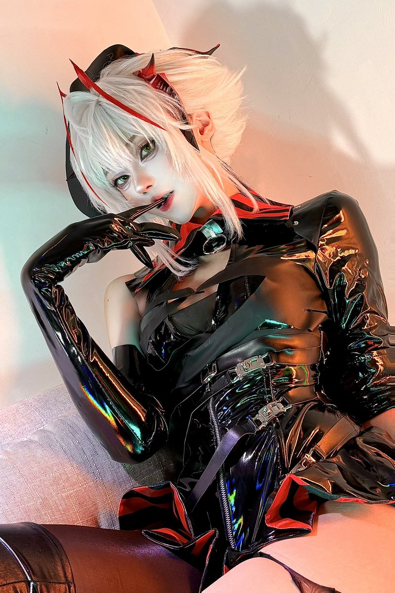 r1nnee's tweet photo. #アークナイツ
#W
#コスプレ https://t.co/FrybLOVGji