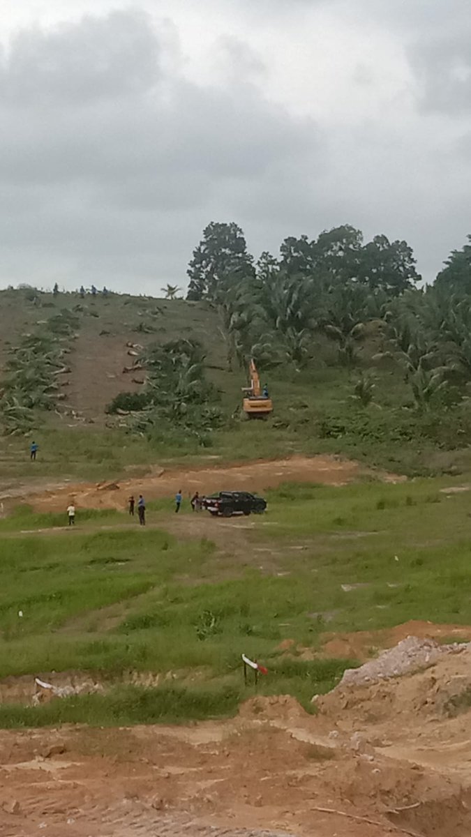 ALERTA: Penggusuran Sepihak oleh BP Batam

Hari ini, alat berat milik BP Batam terpantau memasuki dan menggusur kebun warga di Tanjung Banon tanpa seizin dan sepengetahuan pemilik lahan. (Jumat, 2 Mei 2025)