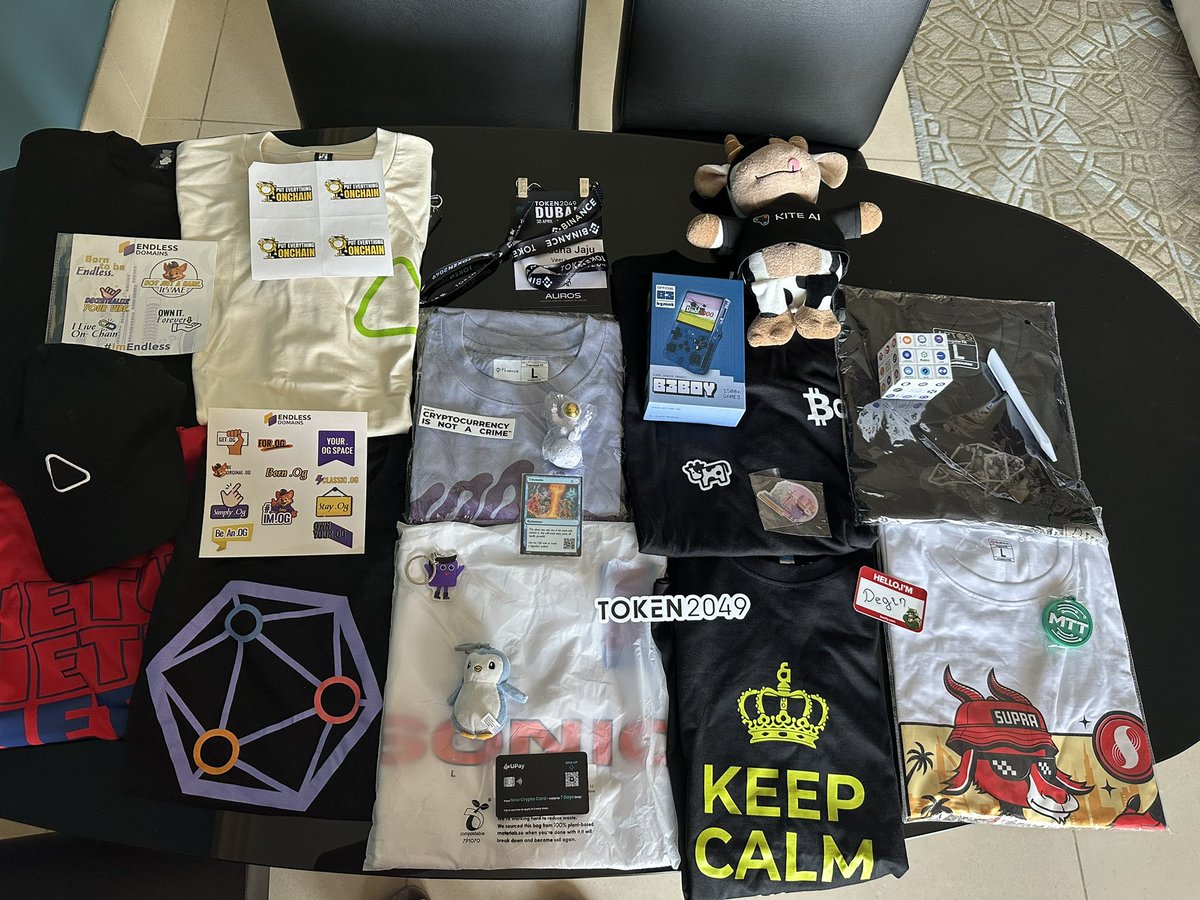 Crypto conferences are all about the merch right? 😉
#Token2049 #MerchMinter