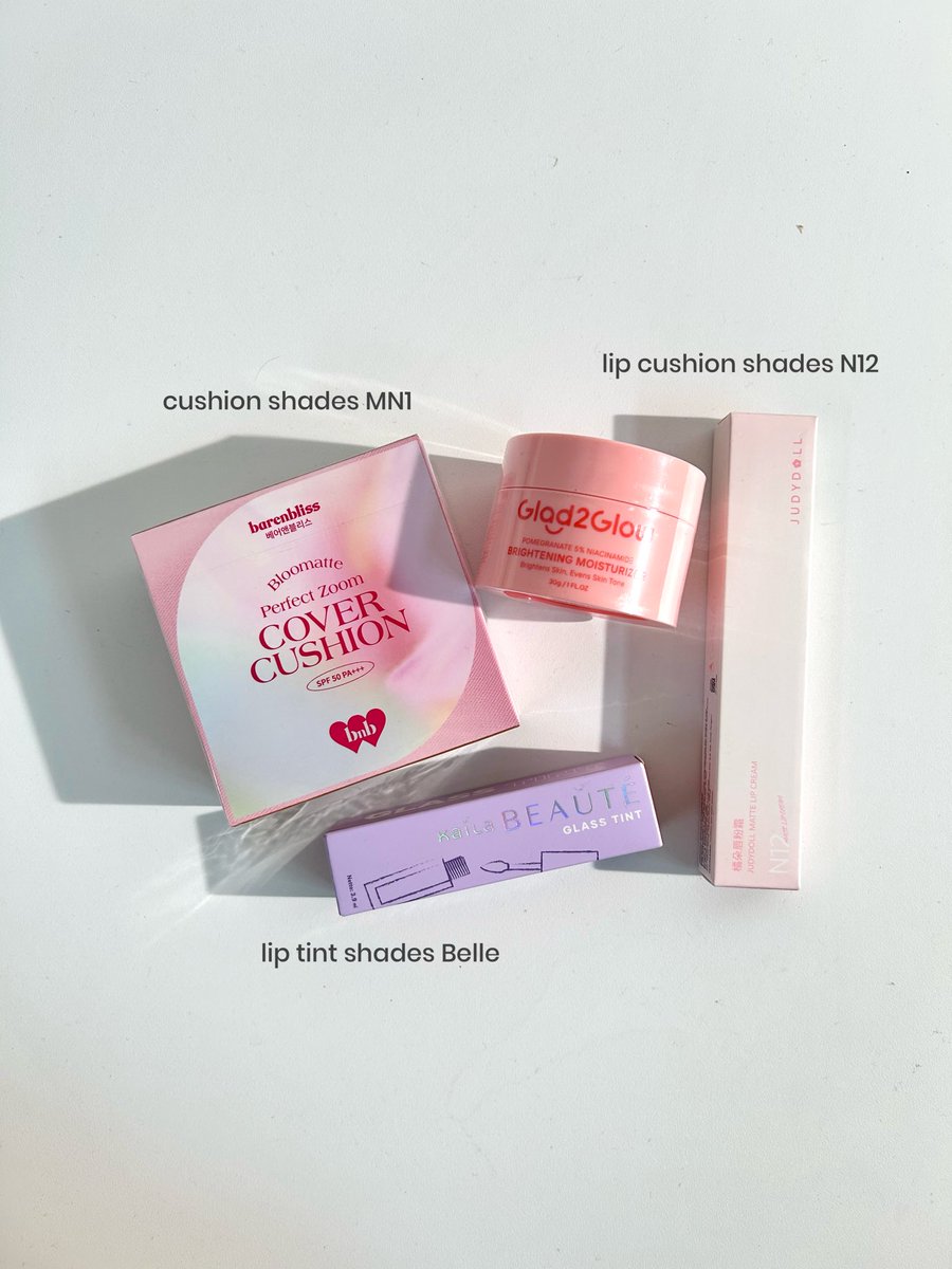 GIVEAWAY MAKEUP PRODUCTS 💗💌
for 2 winners ^^

rules:
— follow aku
— RT &amp; ❤️ tweet ini
— reply pake makanan fav kalian~

22-nya sama ya dapet produknya, ada cushion, lip tint, lip cushion, sm moisturizer. good luck ❇️
