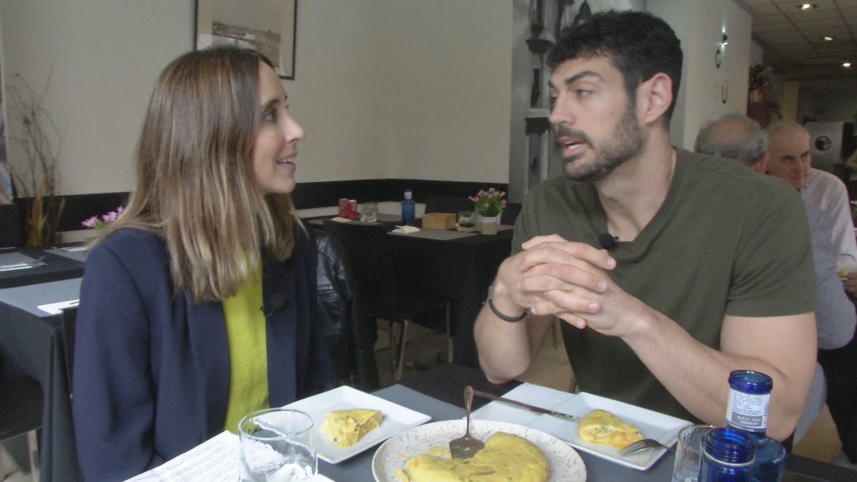 🔴El precio de los huevos ha aumentado un 25% desde marzo. ¿Por qué? 

🥚España produce 914.000 toneladas de huevos al año. 

🥚Su consumo sigue imparable: cerca de 9 kilos de huevos por persona y año.

📹‘Faltan Huevos’ 👉🏻Sábado 11:30am <a href="/la2_tve/">La 2</a> <a href="/rtveplay/">RTVE Play</a> <a href="/rtve/">RTVE</a>