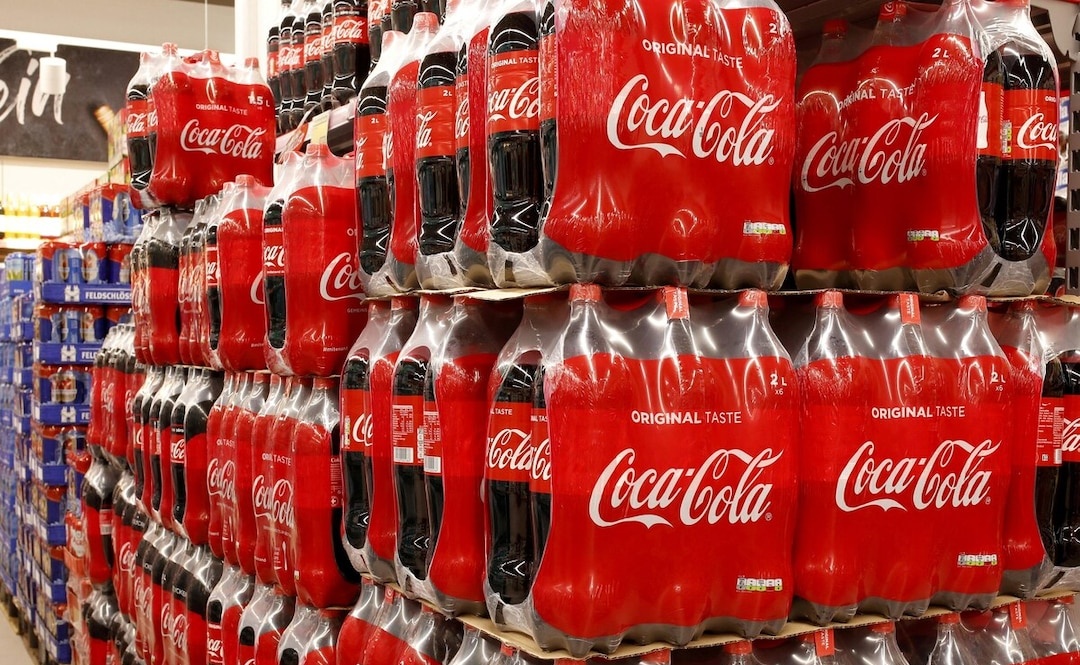 gemsofbabus_'s tweet photo. 🚨 Coca-Cola served 180 MILLION drinks at Mahakumbh 2025!

 At least 27% of total Mahakumbh attendees had one Coca-Cola serving. https://t.co/AxG5ADJ6IW