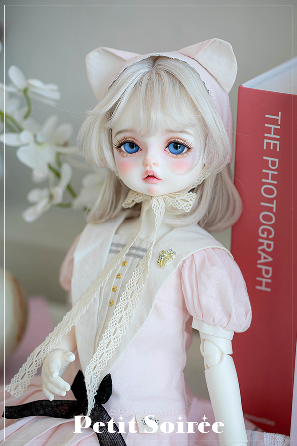 프로젝트 돌에서 만나는 쁘띠수와레

신작 의상 : 빈티지 세일러 

USD 사이즈 (색상 4종류)
MSD 및 비앙데 사이즈 (색상 4종류)

현장 판매 수량이 준비 되었습니다🥰