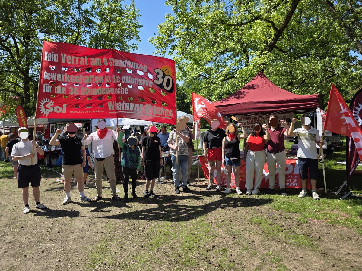 RKLT1918's tweet image. Als @solcwi beteiligten wir uns an der traditionellen 1 Mai Demo in Dortmund. 

Mit 3000 Teilnehmenden ging es in den Westfalenpark. 

Hoch die internationale Solidarität!

Gewerkschaften in die Offensive für die 30 Stundenwoche !