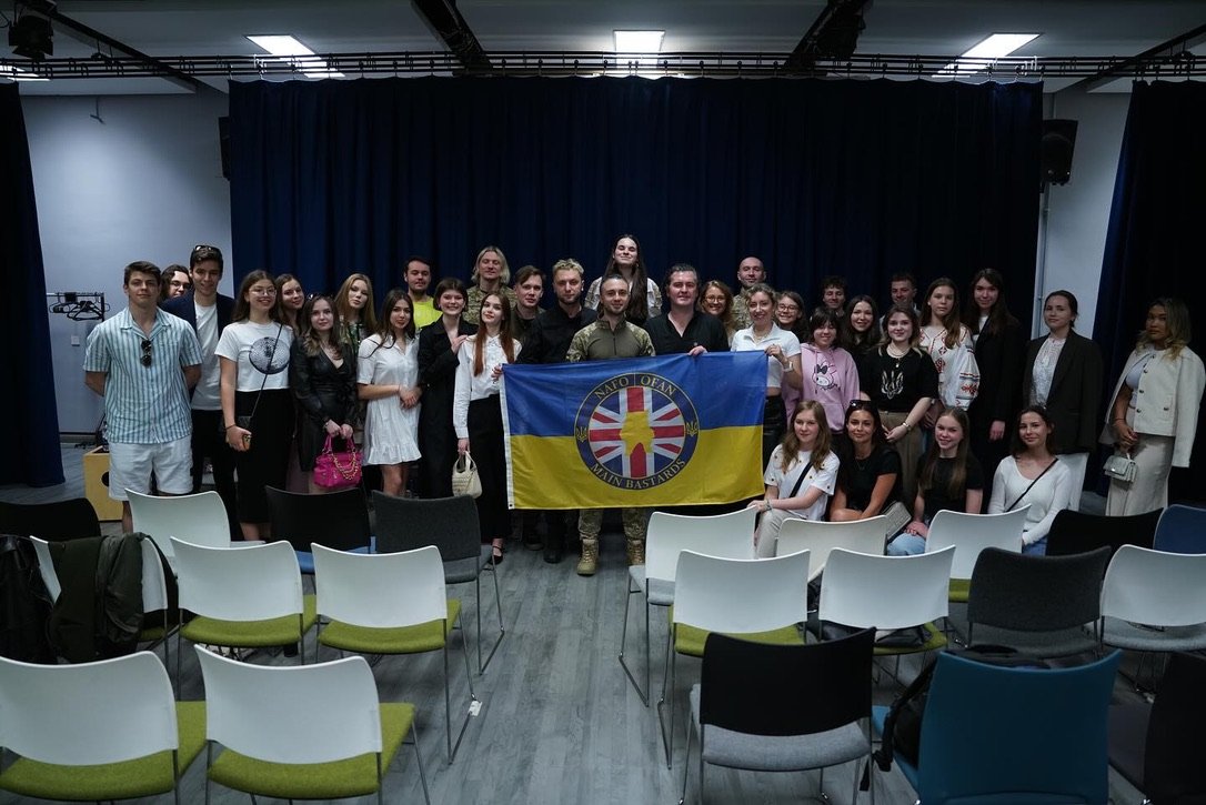 You might think WTAF but this doesn't surprise me even though it hurts deeply. Once 🇺🇦 has won the war, it needs to win the peace. Elite 🇺🇦 students who have built great networks in Europe are a threat to ruzzia in enabling 🇺🇦 to achieve that. Shout for them fellas?

PS Me the