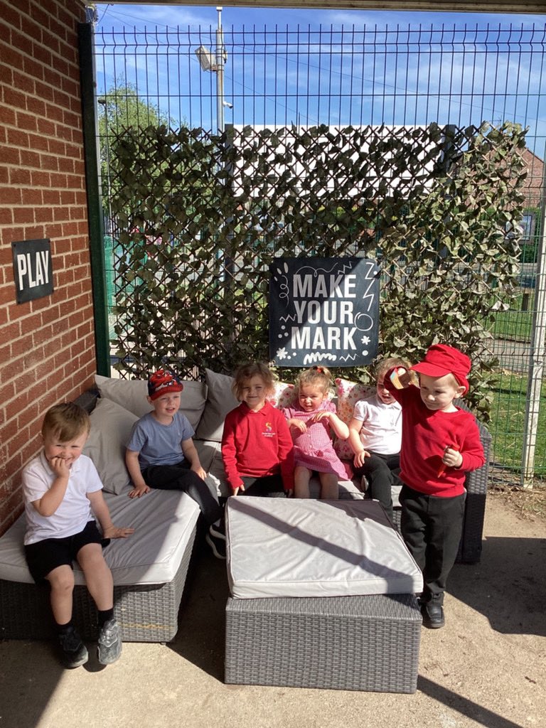 EYFSsdla's tweet image. The nursery children are loving their new cosy area in the garden 🌞 @SDLPrimary @ExceedLP