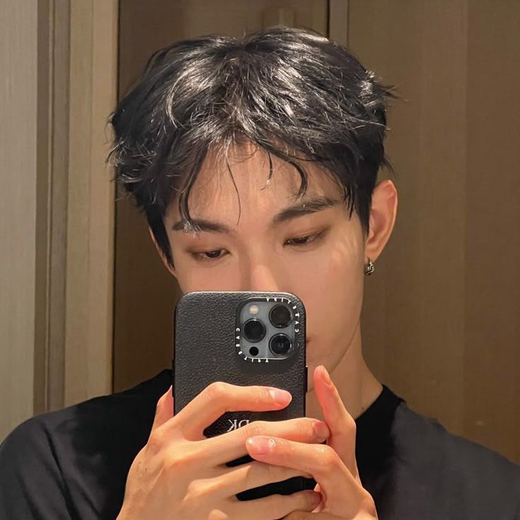 – ↻ restarting...

  - D-1 of looking for interactive moots!! 

.ᐟ she/her . 7teen .  intp
.ᐟ not new to #kpoptwt or #stantwt
.ᐟ multi | ult : nct Ot25 . svt Ot13  .  
.ᐟ any fandom will do !  

♡ / ↻ to be oomfs