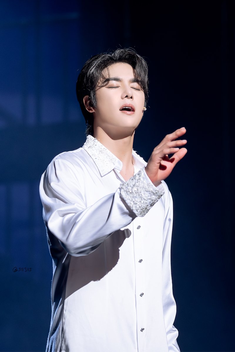 2025. 5. 1. 도리안 그레이 스페셜 커튼콜 '아름답게 멈춰버린 나'
윤소호 도리안

다시 오지 않을
이 모습

#윤소호 #도리안그레이