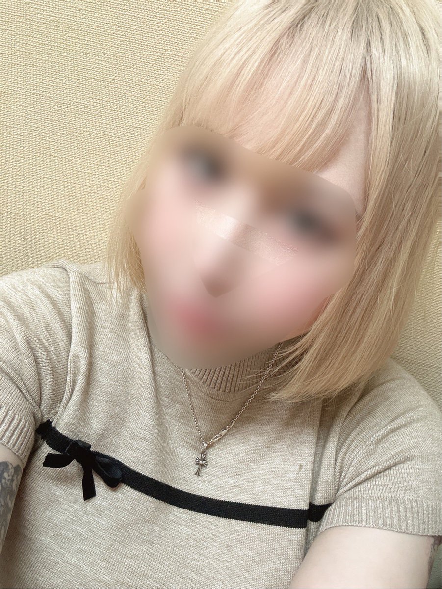 にゅーはにたん*⋆⸜𝐧𝐞𝐰⸝⋆*ピンク2日で落ちたからまた撮影とかの時にいれるかこのまま行くか悩む〜💭というわけでログイン🤲雨だけどよろたの💗