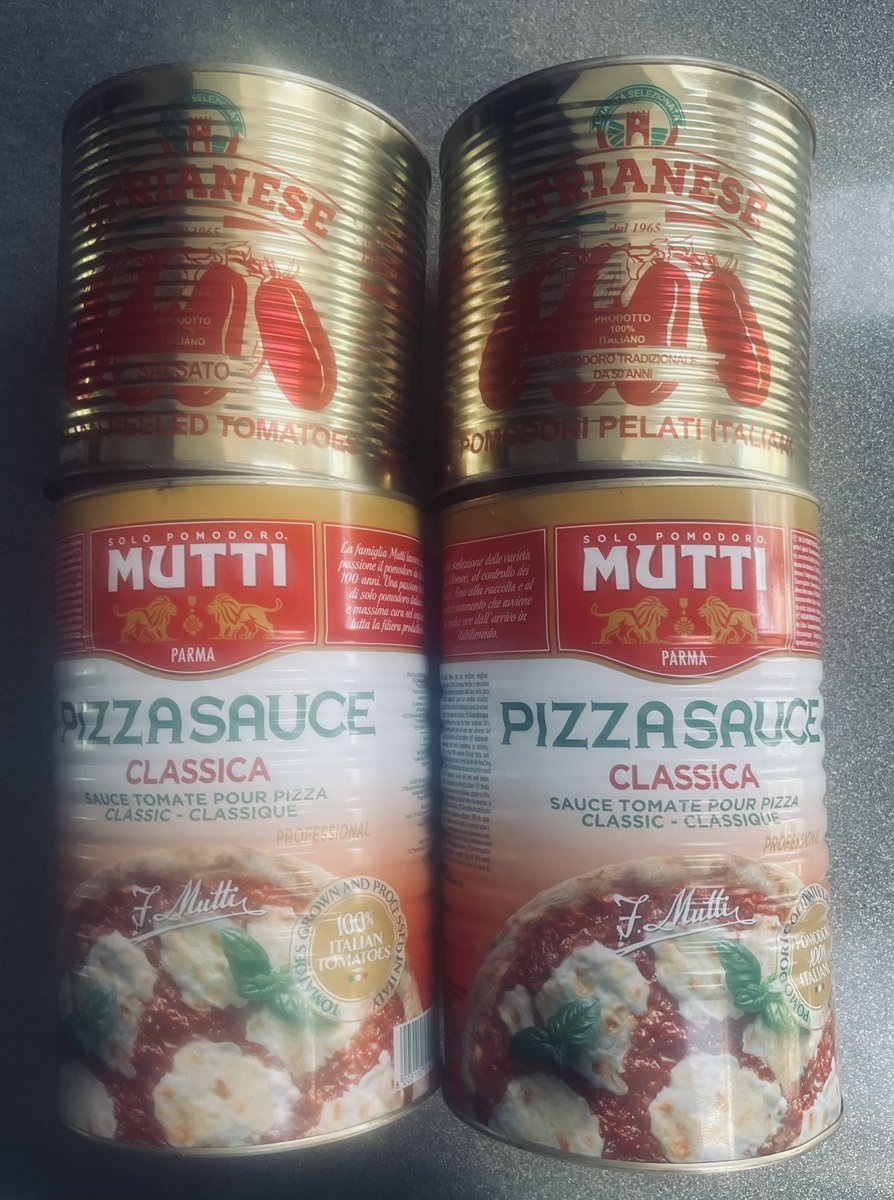 MobilePizzaCo's tweet image. You know the pizza is gonna taste banging when you start with quality stock like this.

That mutti pizza sauce coupled with real Italian tomatoes. This pulpiness sends me crazy.
#qualitystock #getwhatyoupayfor #.