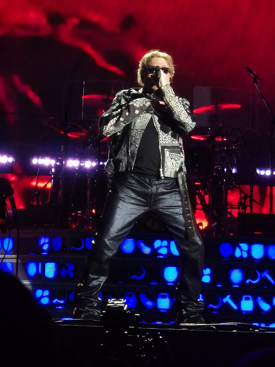 건즈 앤 로지스 내한 콘서트 진짜 너무 좋았고 재미있었고
진짜 앞에서 봄!!!!