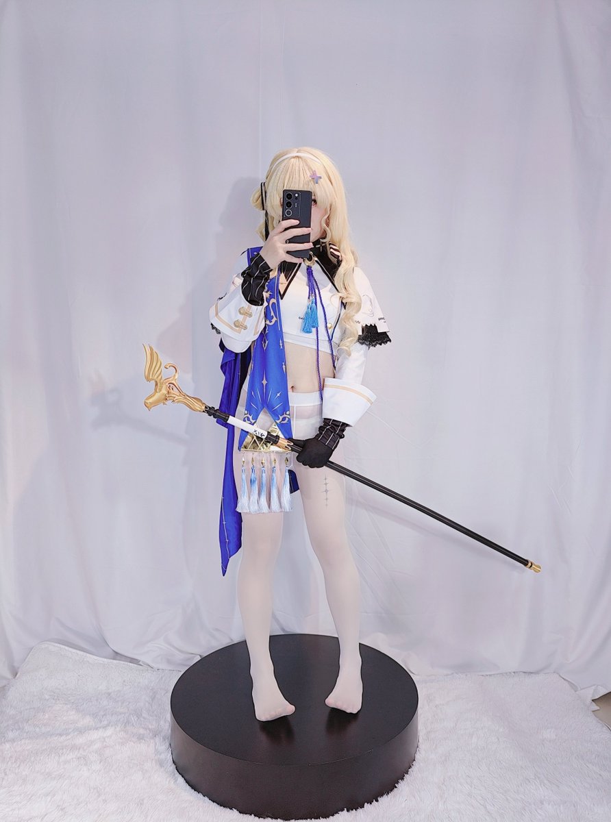 51去展子一张自拍都没拍只能炒冷饭嘞。