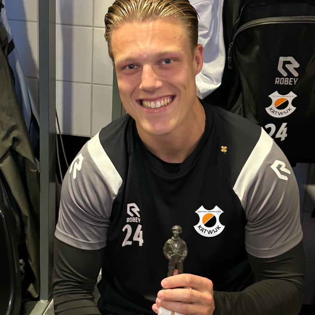 vvkatwijk's tweet image. Kevin Zuyderduijn ontvangt ‘binkie’ na basisdebuut #vvkatwijk #talent  👇

vvkatwijk.nl/index.php?page…