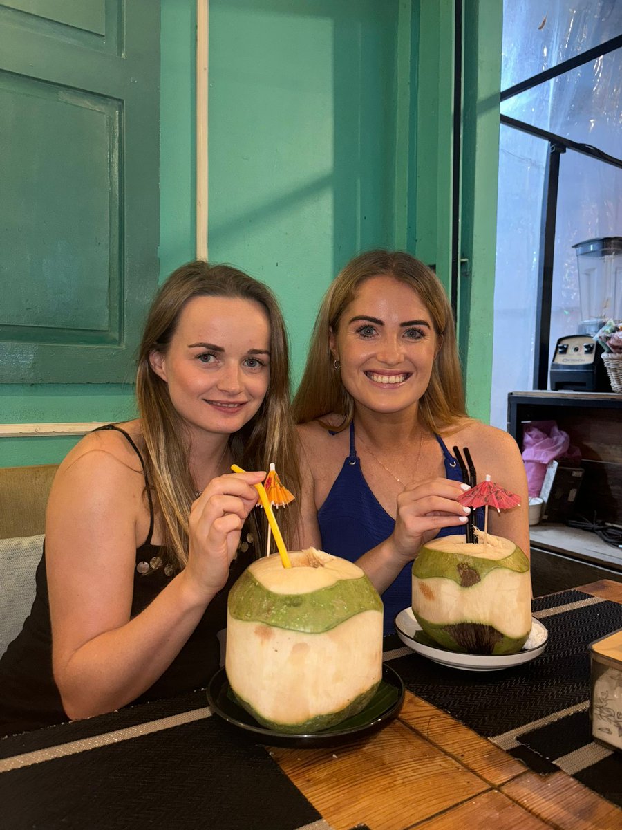 Poppy 🍒 tweet media