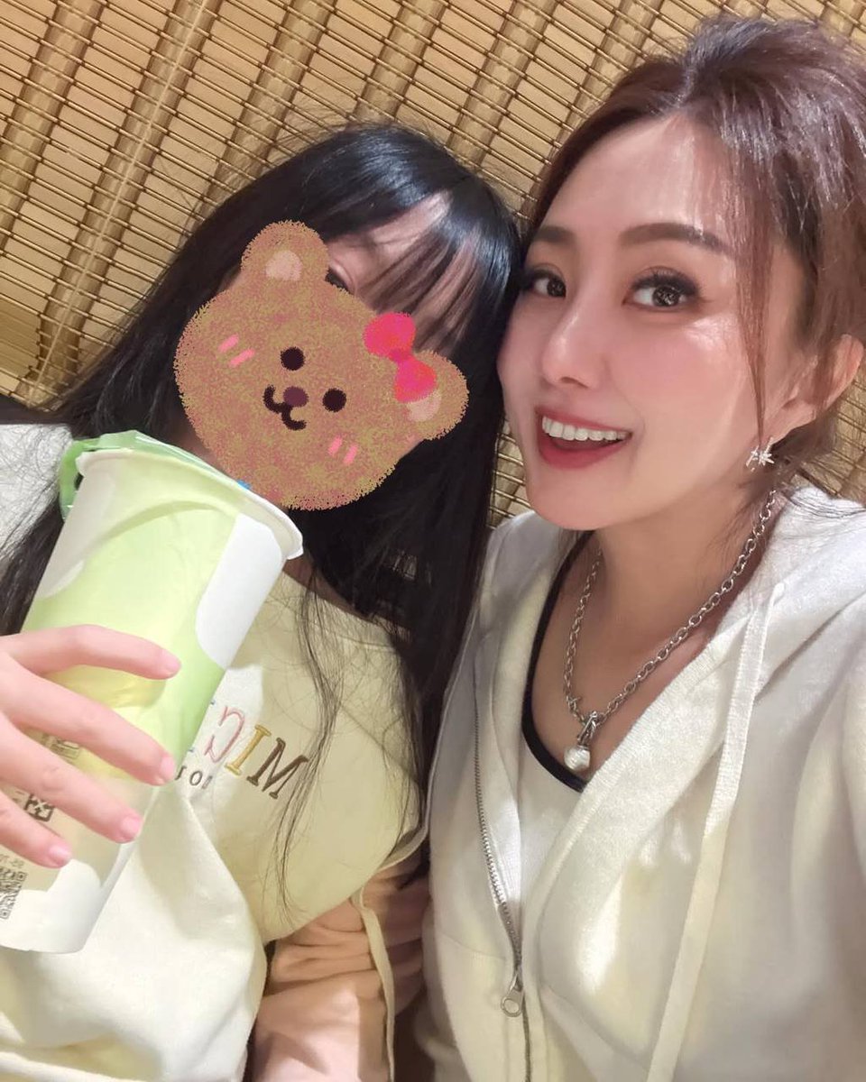 已婚   有娃   微寡...
微寡    寡99%     没全寡 https://t.co/Jiu3FPSfTd