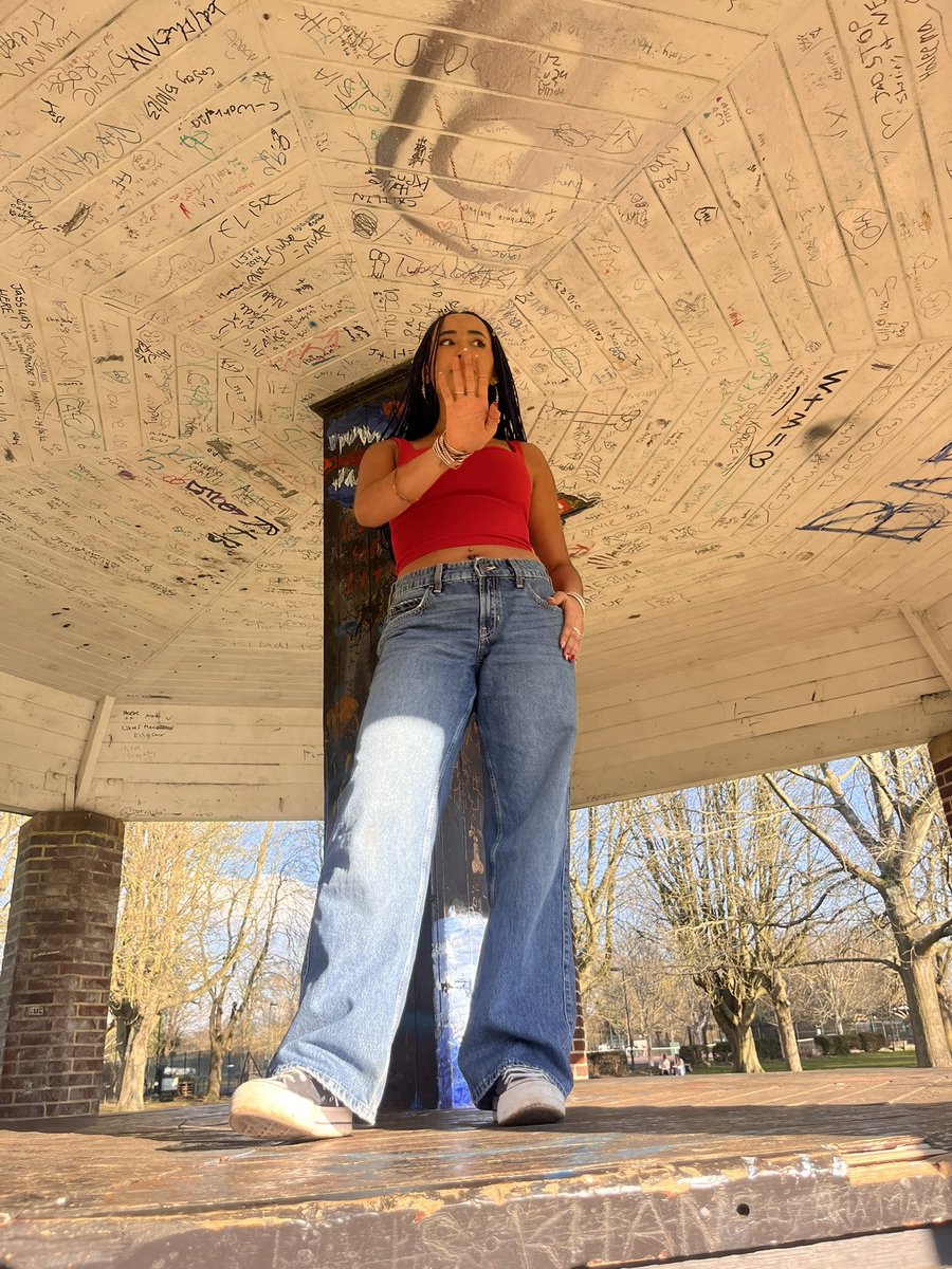 OUT ON ALL PLATFORMS STREAM NOW
Spotify-open.spotify.com/album/2YcnhGKw…

Apple-music.apple.com/gb/album/say-w…

Amazon-music.apple.com/gb/album/say-w…