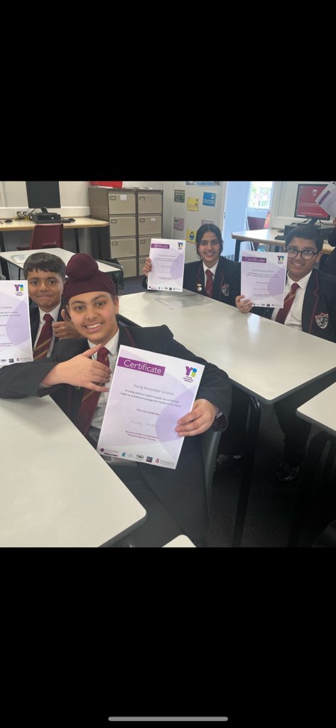 HarperGreen's tweet image. Huge congrats to our 3rd group of young interpreter graduates! Your hard work and dedication shine. With this, recruitment is OPEN for the final training of the academic year—starting 2nd of June. Don’t miss out!
@YISCHEME #WAH #StudentLeaders #Proud