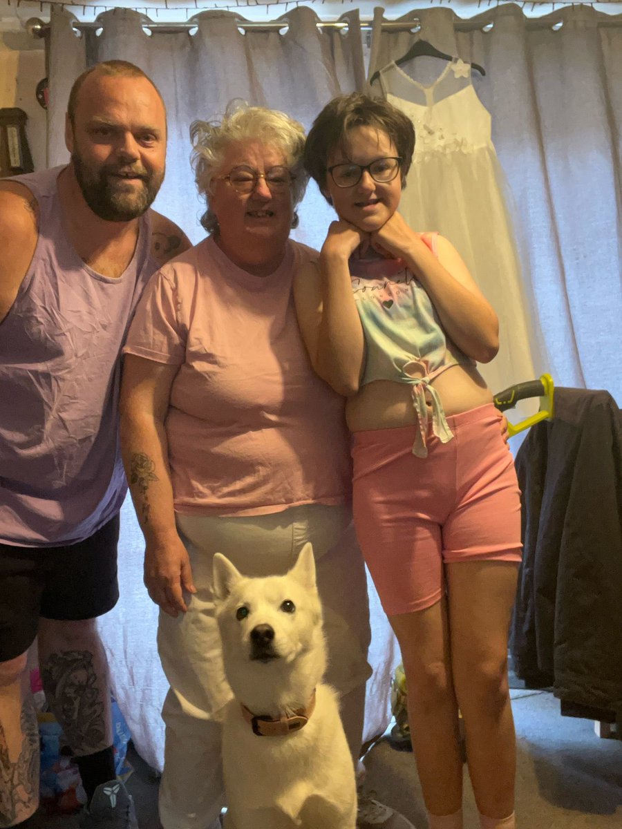 Going pink for Libby <a href="/LibbyMaesAngels/">Libbys Mom & Dad</a> <a href="/RigbyHsch/">Rigby Hall School</a>