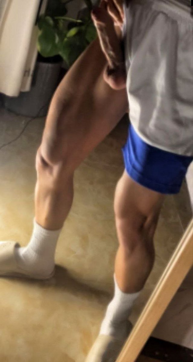 这么好的时间 不做点做爱做的事是不是有点可惜了 健身房走起练练无氧 晚上有没有一起来吃吃喝喝玩玩的