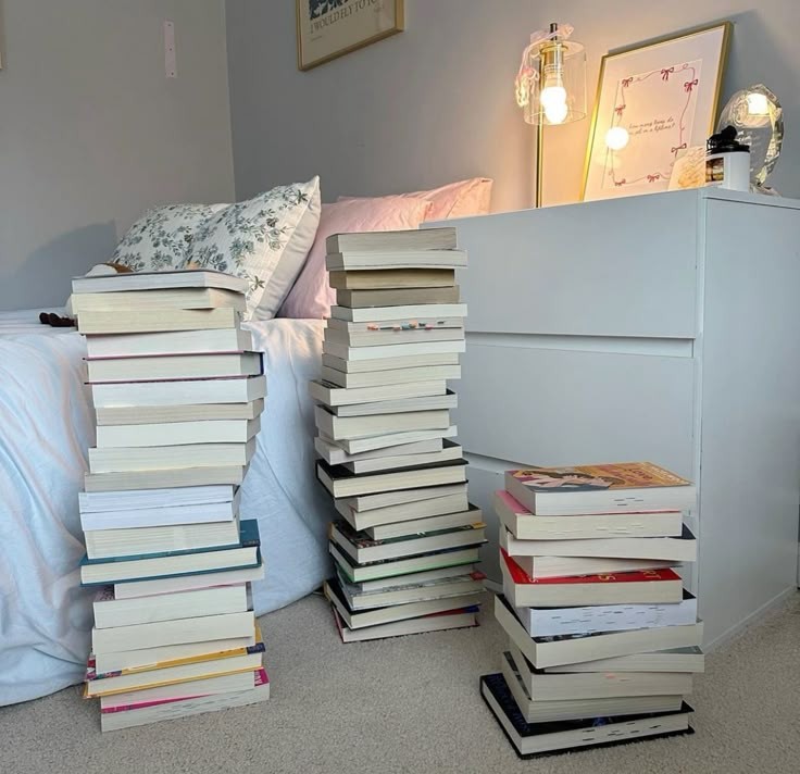 ceelasylviaa's tweet photo. bookish girl https://t.co/SQdiQhT5tx