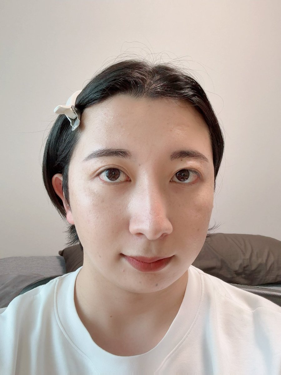 ナチュラルメイク
眉いい感じ😆
#中性 #メイク