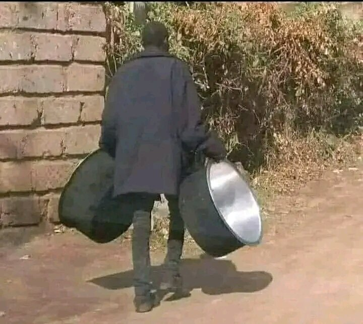 _Educatedfool's tweet photo. Ngoja kidogo tumalizie sherehe ya Kasipul......meanwhile reserve for me a seat https://t.co/Q8Hzz1WhBB