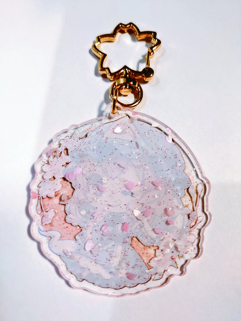 西行寺幽々子 「そして桜まみれアクリルキーホルダーも再販だ!前回即完売だったのでまた作りました!」|南瓜かぷちー🎃漫画連載中のイラスト
