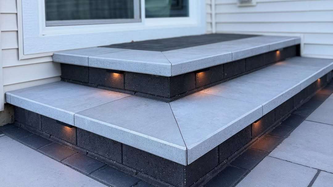 Tru_Scapes's tweet photo. Outdoor upgrade…done right by @apple_landscape ✨
#hardscaping #contractor #Dealer #firepit #concrete #concretelighting https://t.co/0eYR7eUh24