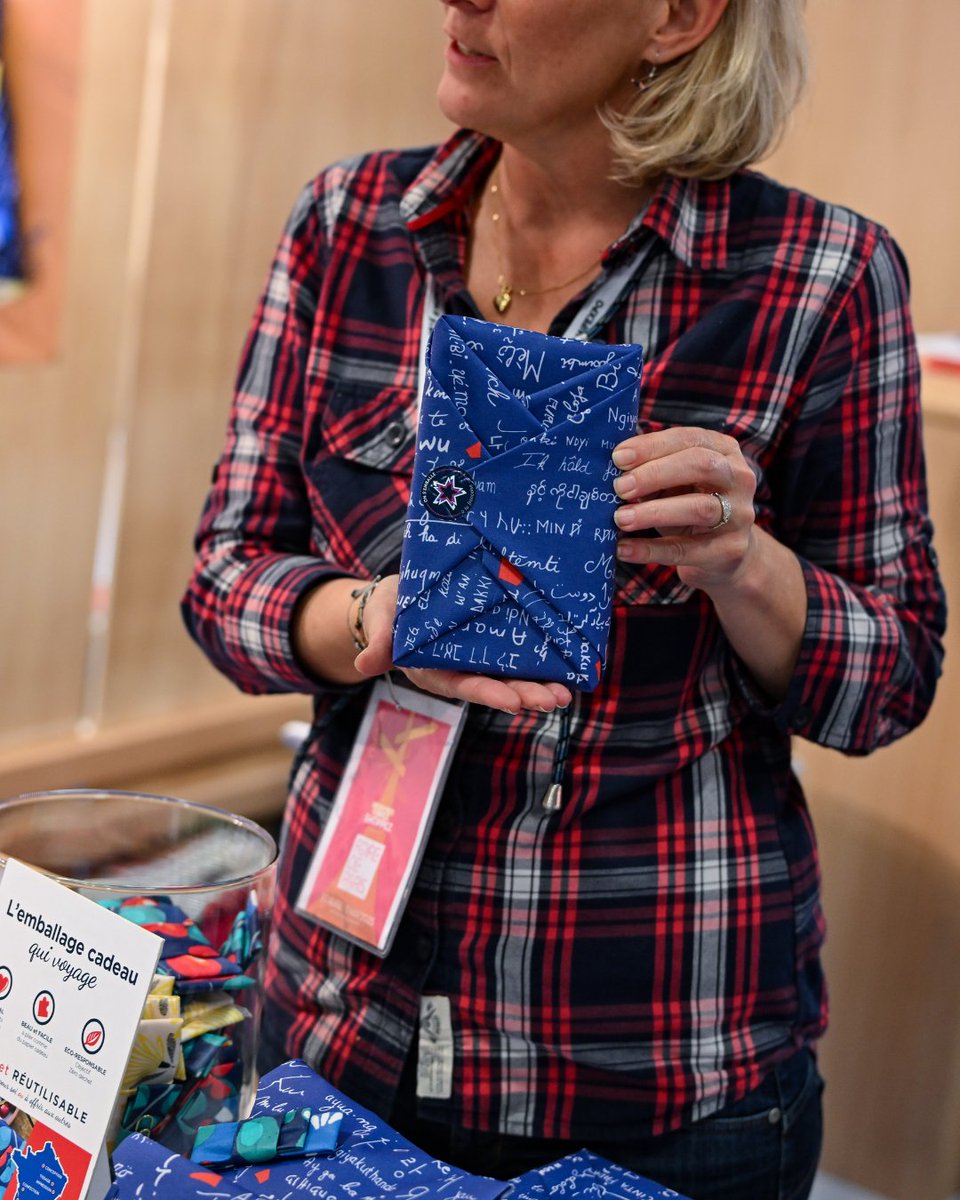 foiredeparis's tweet photo. 🇫🇷 Jour 3 à Foire de Paris : cap sur le Made in France !

Mode, déco, artisanat, food… focus sur le Village Création Française et World in Paris, un événement Foire de Paris.

Savoir-faire, innovation et engagement au Pav. 2.2
📍 Paris Expo Porte de Versailles

#FoireDeParis https://t.co/OWauVzRtSK