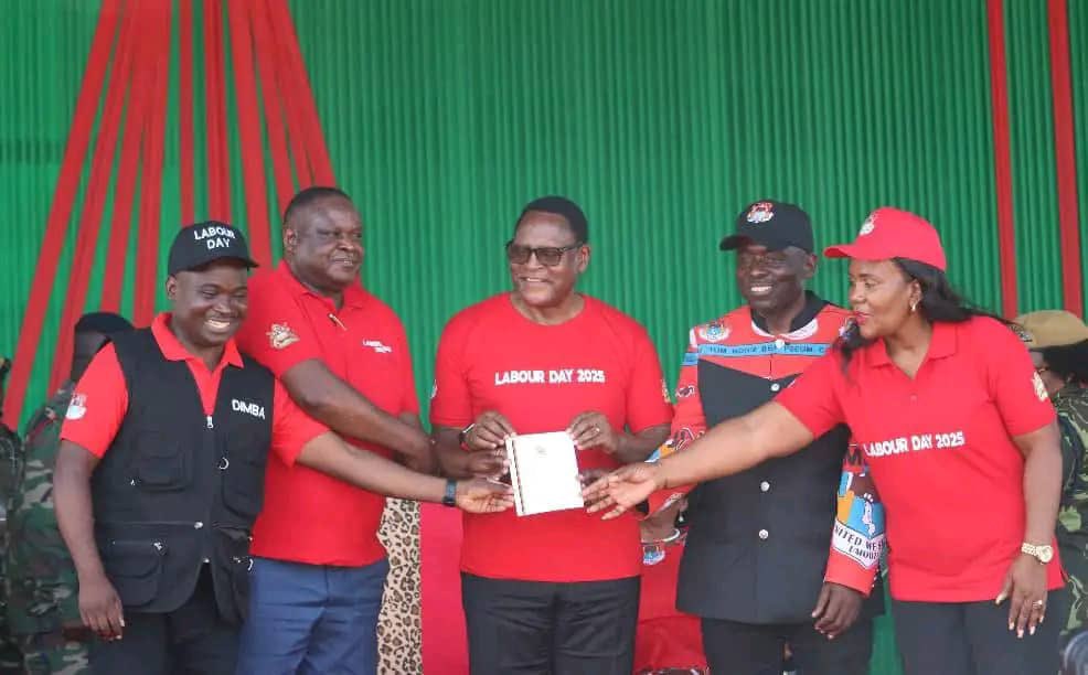 ilolusaka's tweet photo. Delivering results! President Dr. Lazurus Chakwera at the Labour Day commemoration in #Malawi launched National Code of Conduct on Violence & Harassment in the World of Work with technical support from #MCTU & @ILO. @ilolusaka Director Mr. Wellington Chibebe witnessed the event. https://t.co/MbeYE2cY1x