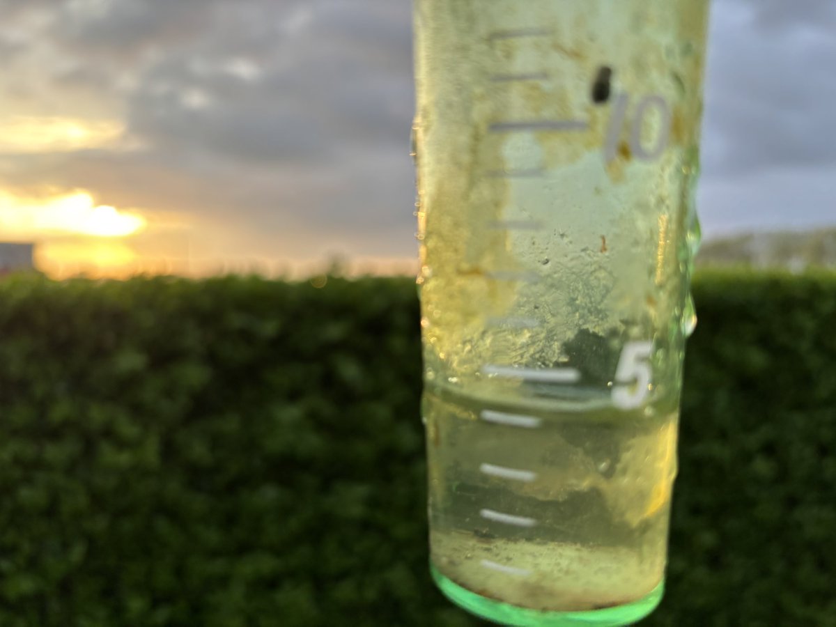 Wanneer de schaal op de neerslaggrafiek gewijzigd wordt, dan lijkt elke druppel een grote neerslaghoeveelheid in Oostende. Ja, het wordt nu echt wel tijd dat er regen van betekenis valt. De laatste bui van 4 l/m2 is intussen weken geleden en was ook niet voldoende. <a href="/meteobenl/">KMI</a>