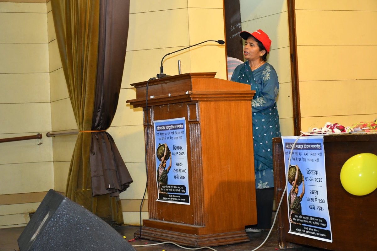 delhidss's tweet photo. International Labour Day was celebrated today by members of Delhi Shramik Sangathan at Rajendra Bhawan, Delhi. https://t.co/4Ys4FG4jNc