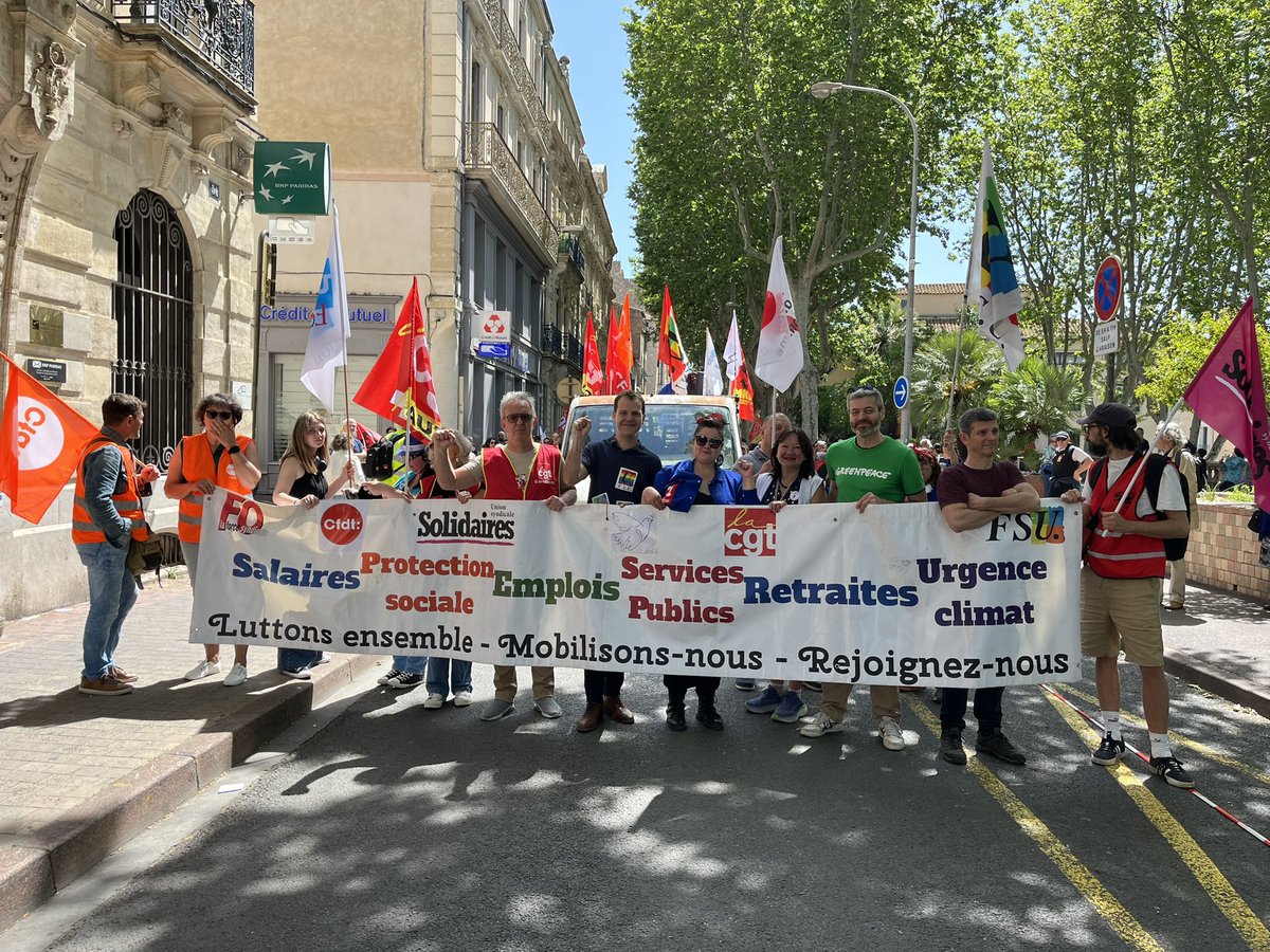 YoulieYAM's tweet photo. 1er mai en contre-meeting de Marine le Pen à Narbonne
Avec l’intersyndicale @greenpeacefr @LDH_Fr @LesRosies @NPA11Aude 
Nous étions 5000 pour une riposte sociale et antifasciste https://t.co/MpSuH42d4M