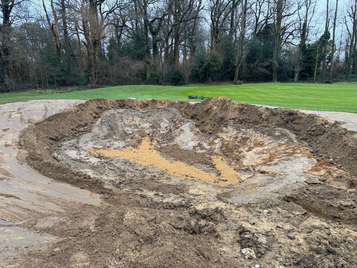 The new bunkers on the 5th at Harpenden Golf Club are open for play today 😍

Designed by <a href="/EDI__ADI/">#EDI</a>, and lined and revetted using <a href="/DuraBunker/">DuraBunker Ltd</a>.

Neil and the greenkeeping team have done a fantastic job growing them in. 

Hopefully they won’t ruin too many scorecards this weekend!