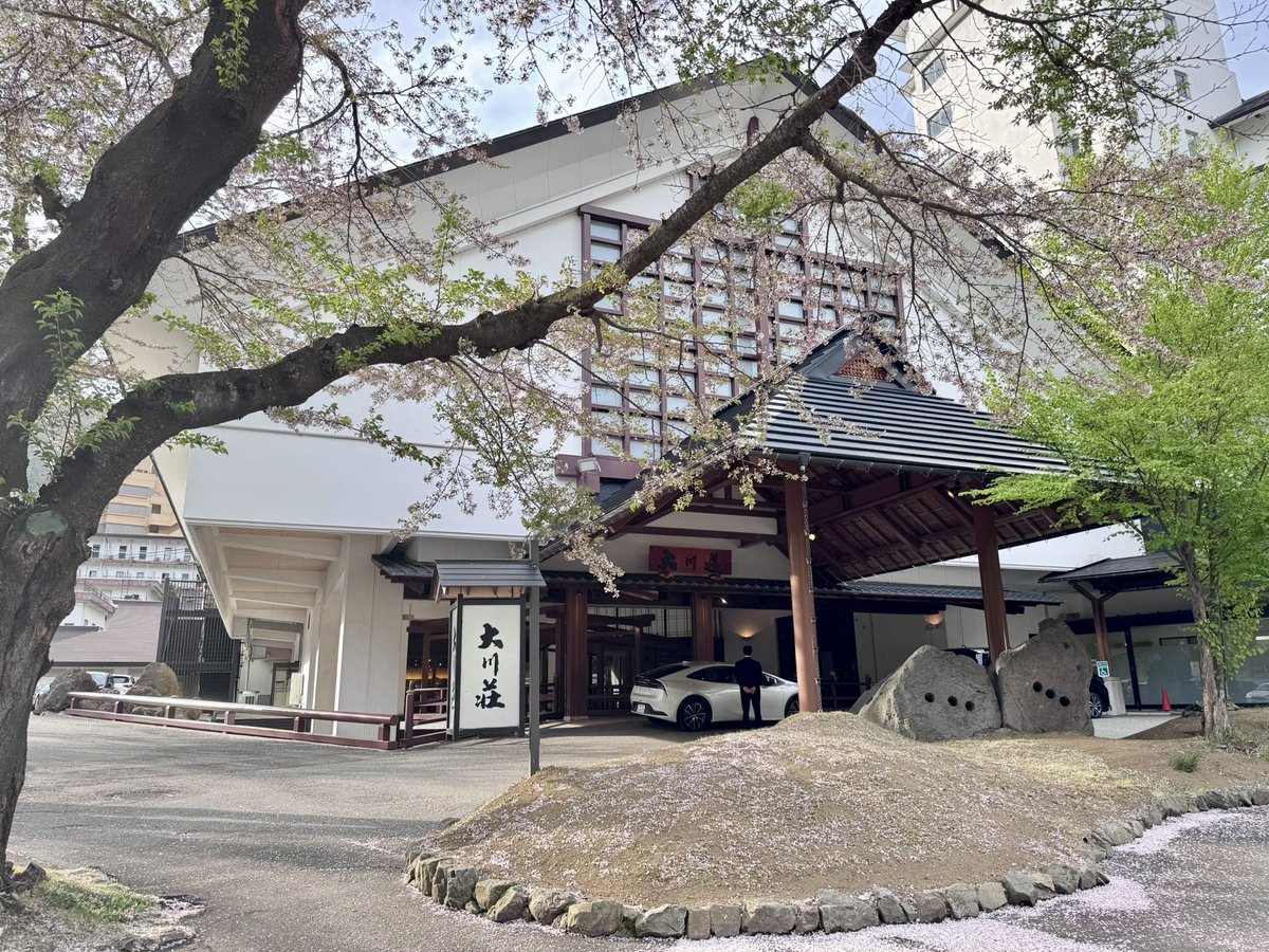 FuruPla1979_720's tweet photo. 5月2日(金)
「べこぷらコンテスト作品展示会のお知らせ」

会津芦ノ牧温泉 大川荘 様、この度はご協力ありがとうございました😊

次の展示会場は「赤べこ」好きなら誰もが知るお店、「アカベコランド様」にて5月9日まで展示致します！🤗
(七日町店4日、飯盛山店5〜9日)

GW中に是非お立ち寄り下さい😊 https://t.co/Ek9f8VG01F