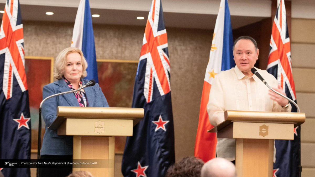 #ICYMI: NZ Defence Minister <a href="/JudithCollinsMP/">Judith Collins</a> and the NZ delegation met with <a href="/dndphl/">Department of National Defense - Philippines</a> Secretary Gilberto Teodoro for the Philippine–New Zealand Bilateral Defence Meeting in Makati Shangri-La, reaffirming their shared commitment to regional peace and security. 🇳🇿🇵🇭🌏