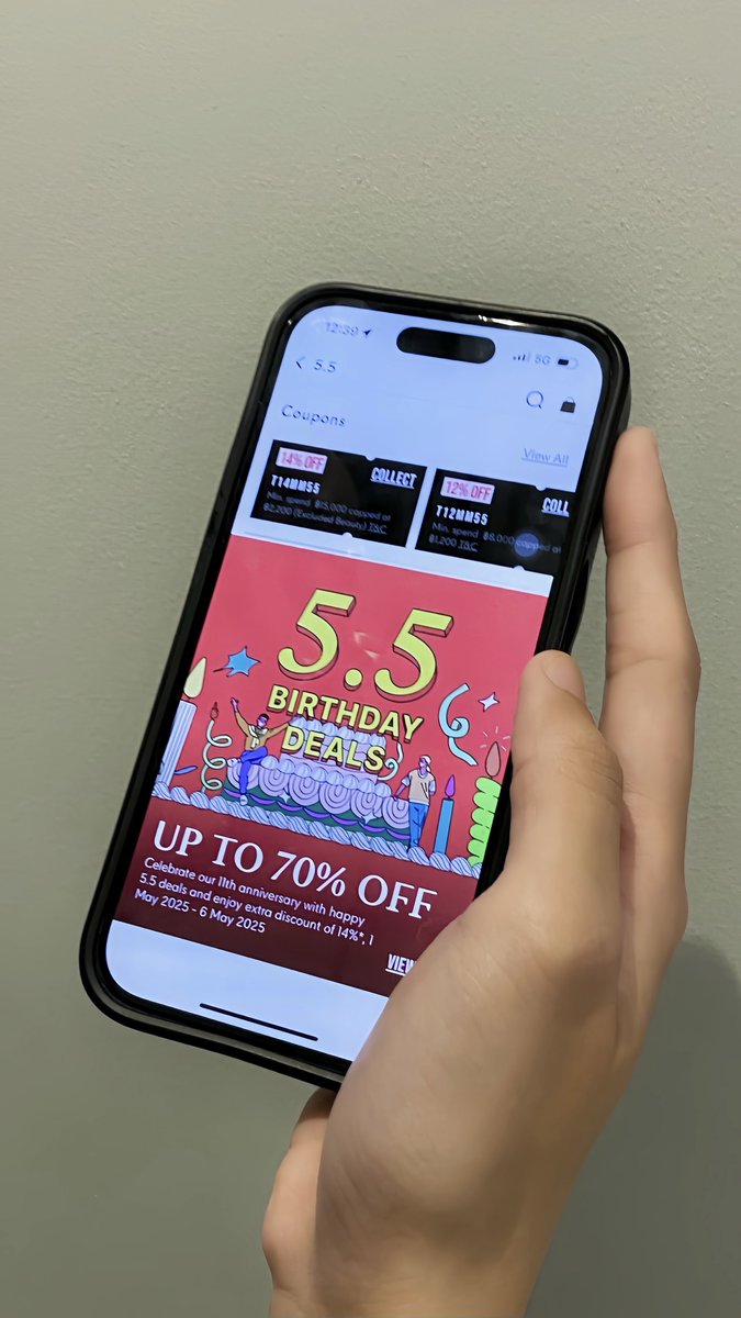 ทุกคนมามุงด่วน bobbi brown ตอนนี้ใน Central App ช่วง 5.5 ลดเยอะมาก เค้ามี Happy Best Deals กับดีลดีที่สุด ฉลอง 11 ปี Central App Birthday!  ✨ คุ้ม 3 ต่อ เหมาะกับการตุนมากๆเพราะคุ้มสุด หรือจะหารกับเพื่อนก็ดี 

ตอนนี้ซื้อ bobbi brown Vitamin Enriched Face Base ขนาด 50ml ราคาปกติ 3,000.- จำนวน 2 กระปุก รับส่วนลดถึง 25% ซึ่งทุกคำสั่งซื้อ จะได้ฟรี Vitamin Enriched Face Base ขนาด 15ml มูลค่า 1,100.- อีกด้วย!

คุ้มกันต่อยังไม่หมด มีลดอีก ถ้าใช้บัตรเครดิตที่ร่วมรายการ ลดเพิ่ม on top ได้อีก ตกกระปุกละพันกว่าๆเอง ㅜㅡㅜ แล้วได้ของแถมทุกออเดอร์คุ้มในคุ้ม!!

ช้อป Bobbi brown Vitamin Enriched Face Base คลิกเลย > https://t.co/g72V2B4efQ

ช้อปสินค้า ดีลเด็ดอื่นๆอีกเพียบ คลิก >  https://t.co/MkKx3TkKYC

เฉพาะวันที่ 1-5 พ.ค.2568 นี้เท่านั้นน้า!

แล้วอย่างที่บอกตอนนี้เค้ามีแคมเปญ ช้อป 5.5 Central App Happy Best Deals กับดีลดีที่สุด ฉลอง 11 ปี Central App Birthday! ไม่ว่าจะซื้ออะไรใน Central App ที่ว่าคุ้ม 3 ต่อ คือ ต่อที่ 1. ส่วนลดสูงสุด 70% ต่อที่ 2 คูปอง On-Top ลดสูงสุด 14% และต่อสุดท้าย ส่วนลดจากพาร์ทเนอร์บัตรเครดิต 10%