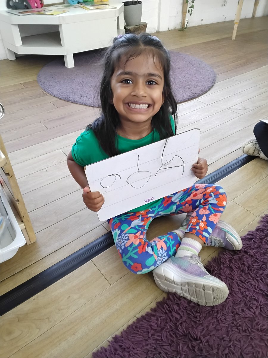 BPrimary's tweet image. We love writing in Nursery! Today, we drew our favourite healthy food and then we attempted to write a label. We could hear, say and write some initial sounds all by ourselves! #eyfs #eyfsmarkmaking #eyfswriting