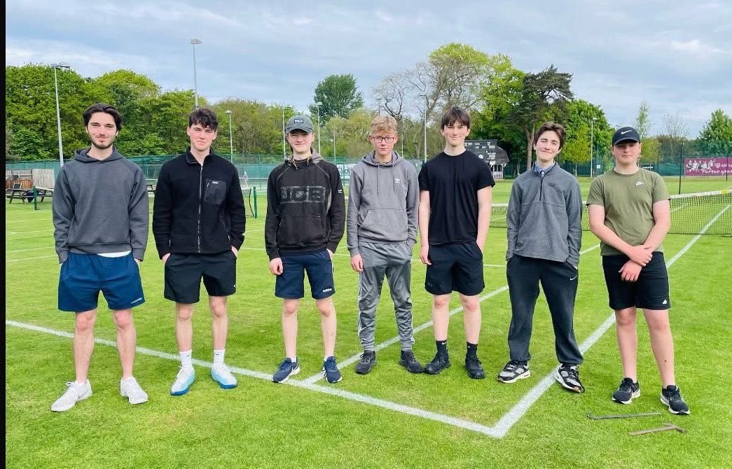 LythamTennis's tweet photo. Our fabulous net volunteers! Apologies left out of previous tweet! Every club needs them 🎾 https://t.co/62xUZC3RcP