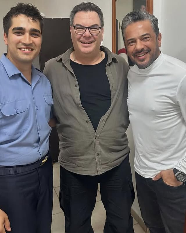 Ben şurada bir yakışıklı gördüm ama 🐣🐣💙💙

#MertRamazanDemir